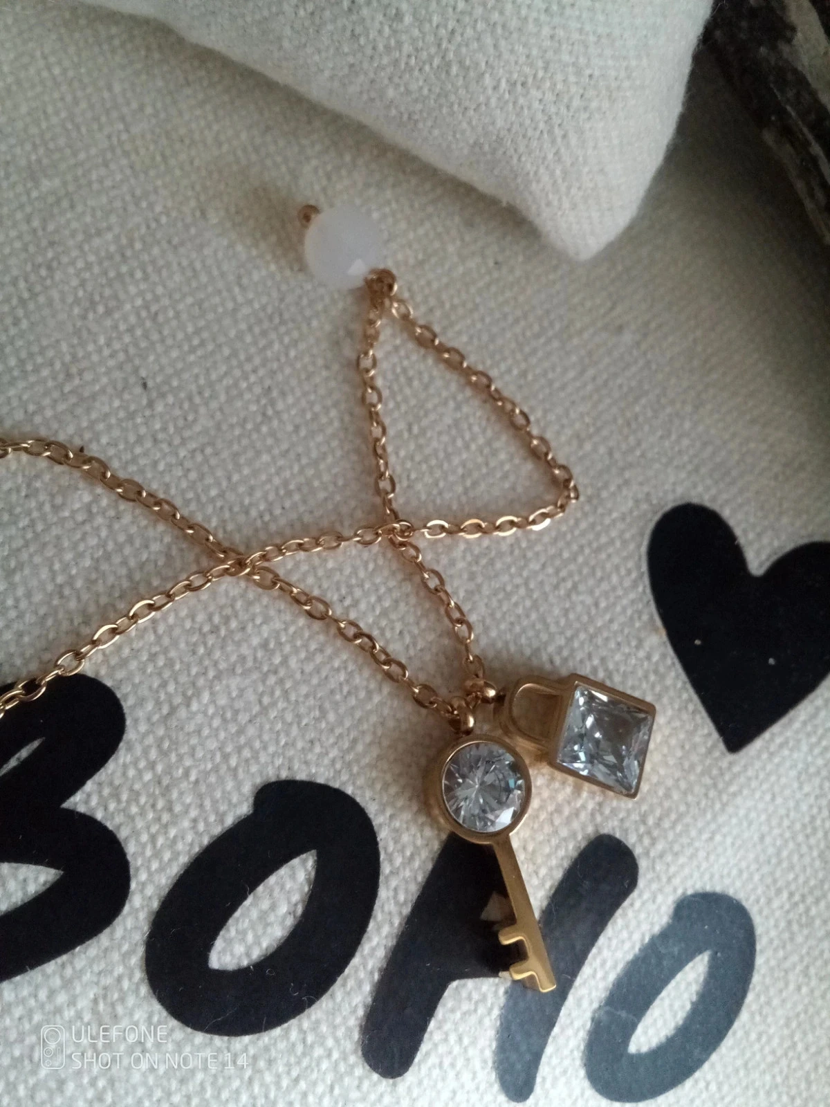 Collier clé cadenas zirconium et pierre opaline – photo 3